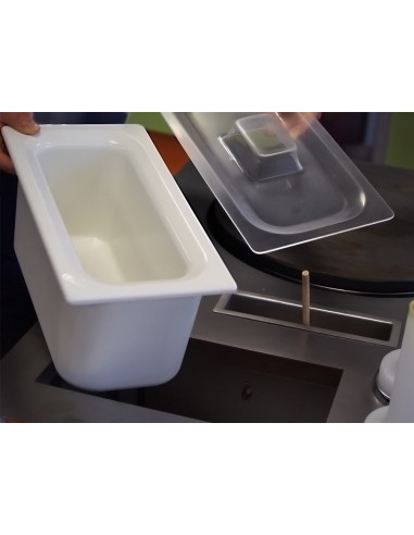 Isothermal container storage 4° for 8 hours