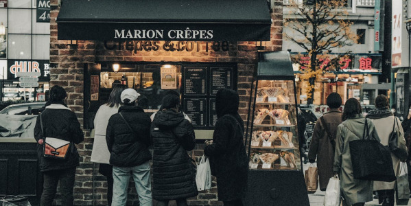 Ouvrir une crêperie en franchise : les avantages et les inconvénients 